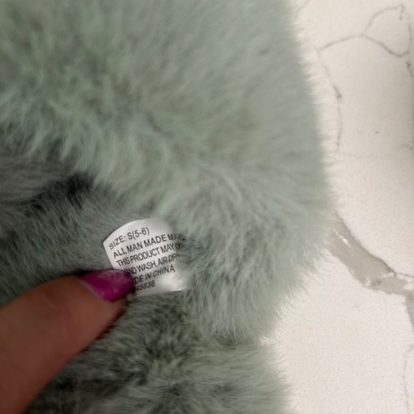 Kooba Memory Foam Faux Fur Spa Slippers US S (5-6) - Picture 4 of 6